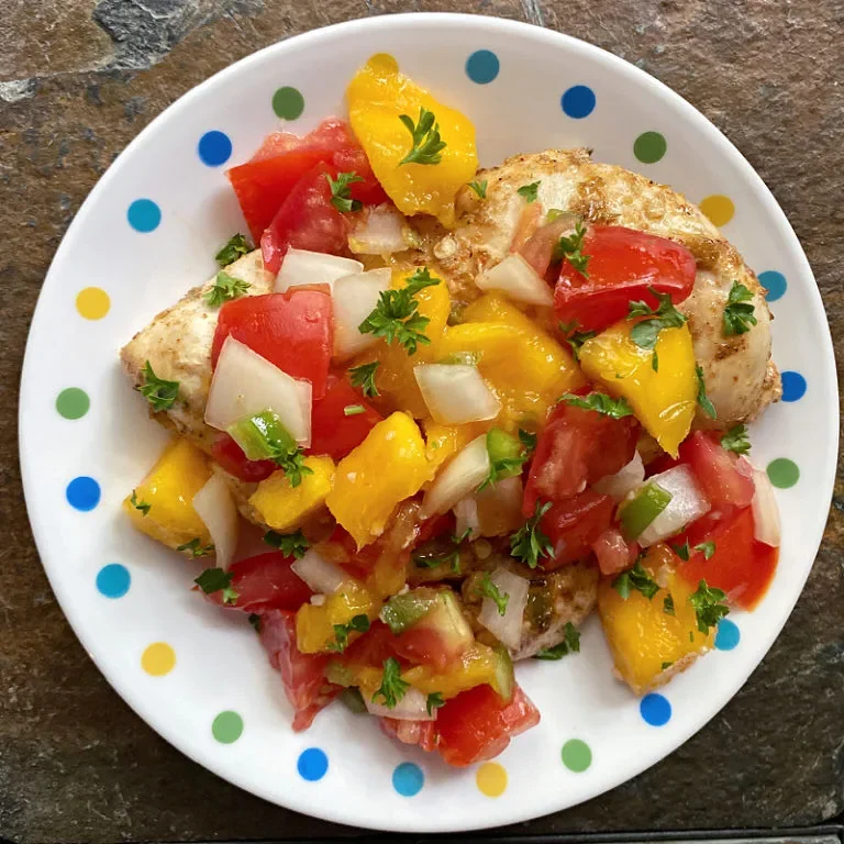 Chicken With Chunky Mango Tomato Salsa