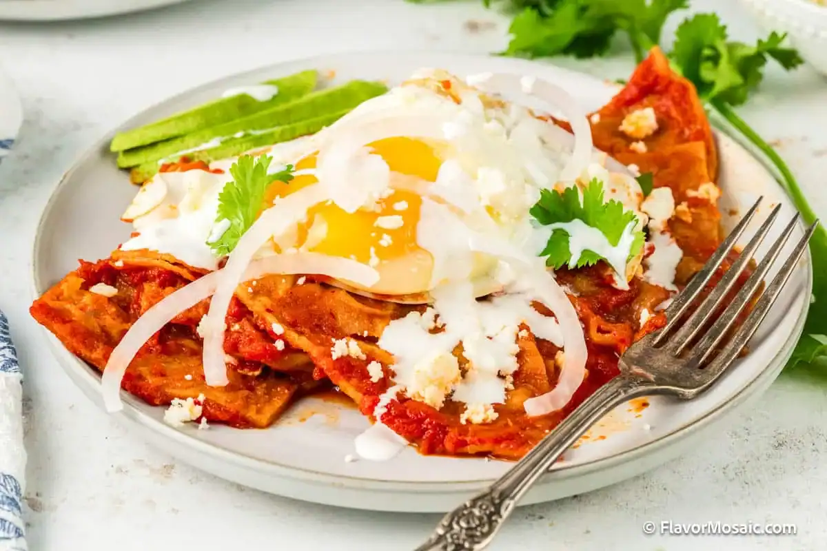 Chilaquiles Rojos Con Huevos