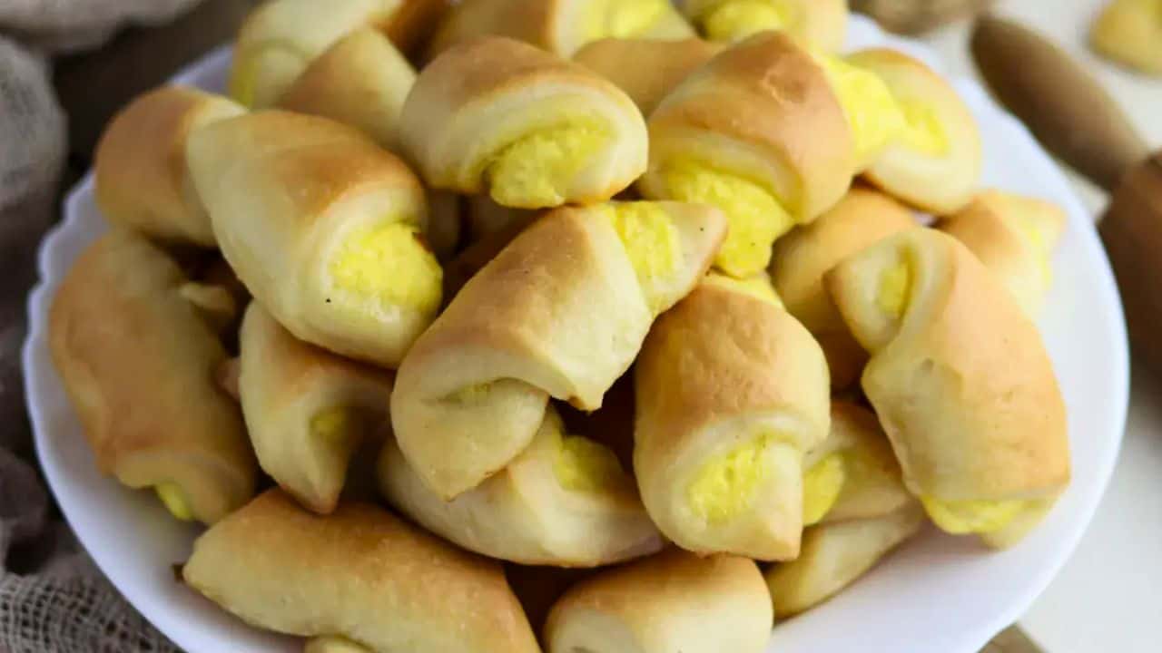 Cottage Cheese Rolls