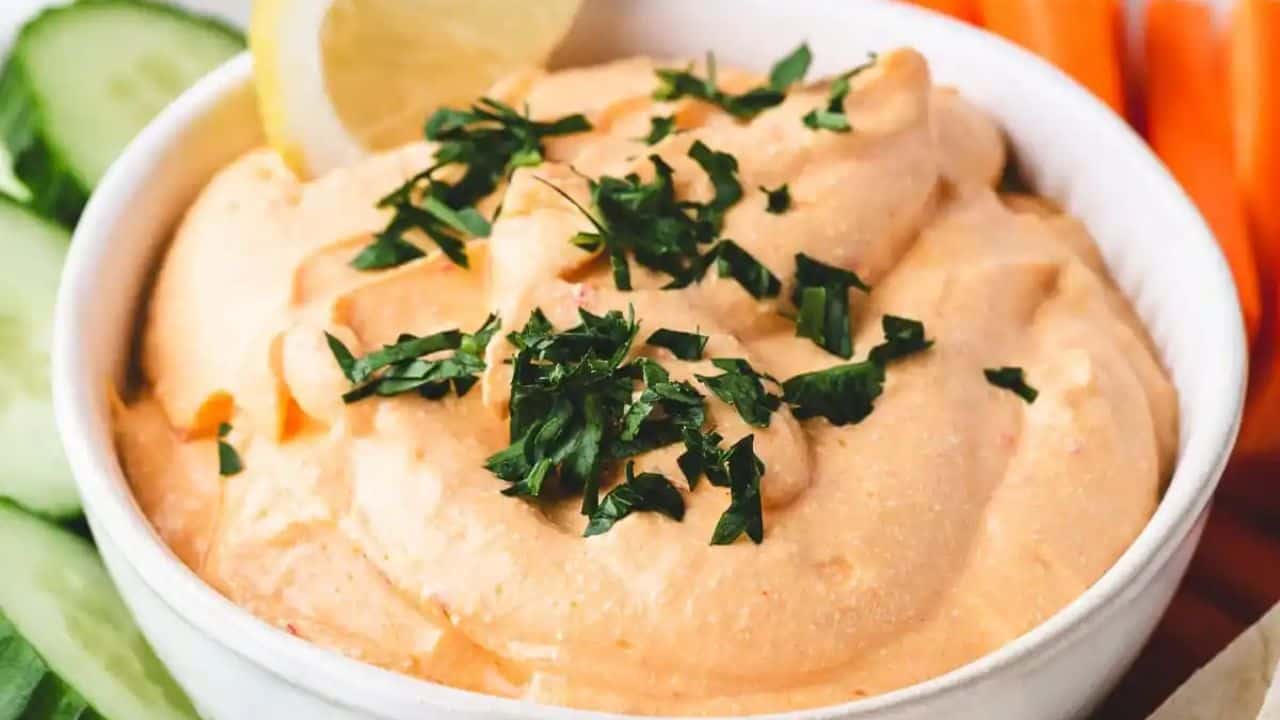 Harissa Cottage Cheese Dip