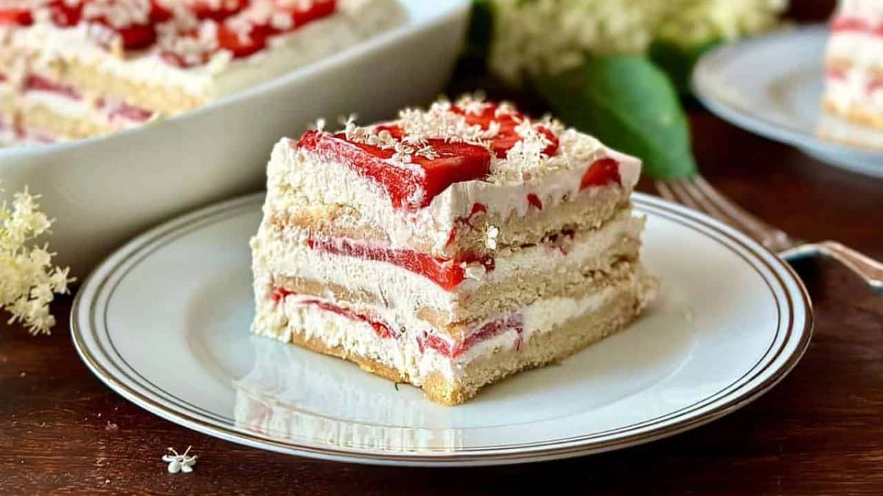 No-Bake Elderflower and Strawberry Cake