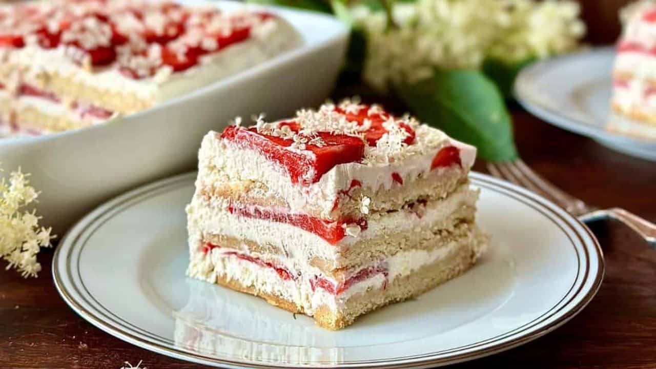 No-Bake Elderflower and Strawberry Cake