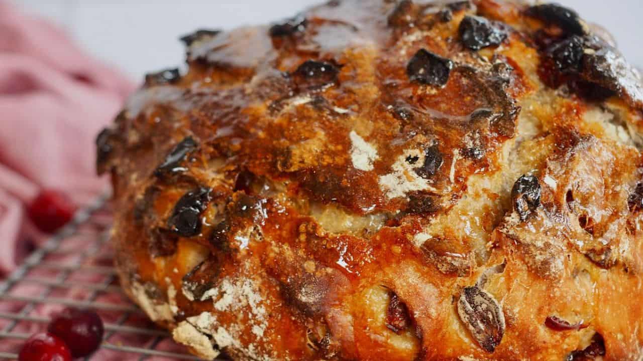 No Knead Cranberry Walnut Bread
