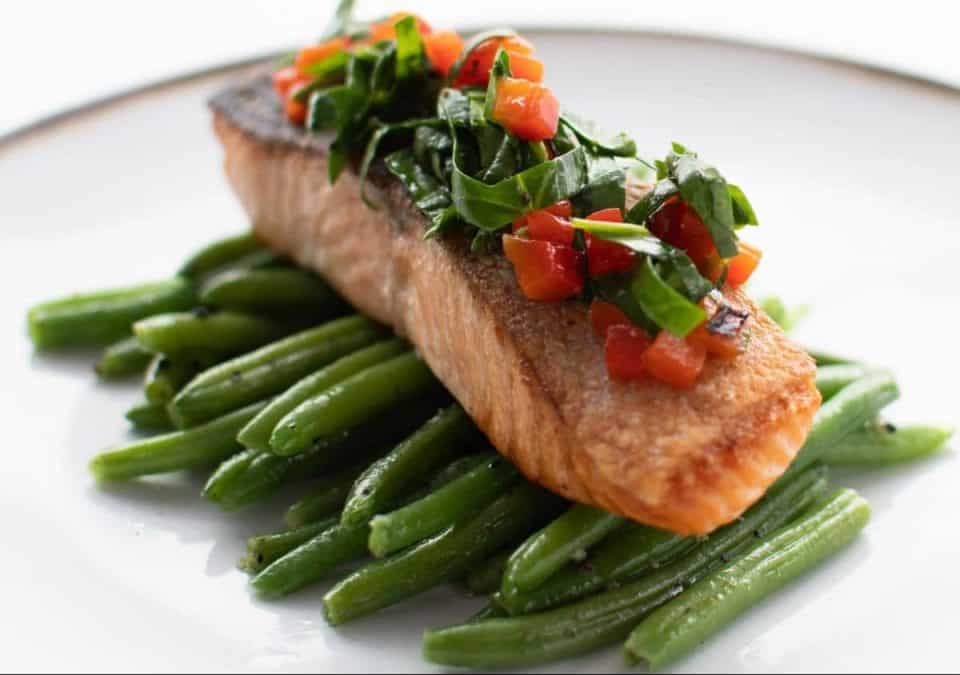 Baked Salmon with Green Beans & Roasted Pepper Salsa