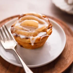 Cinnamon Roll Apple Pie