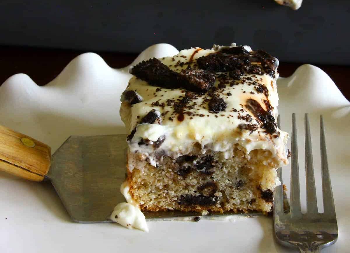 Oreo Poke Cake