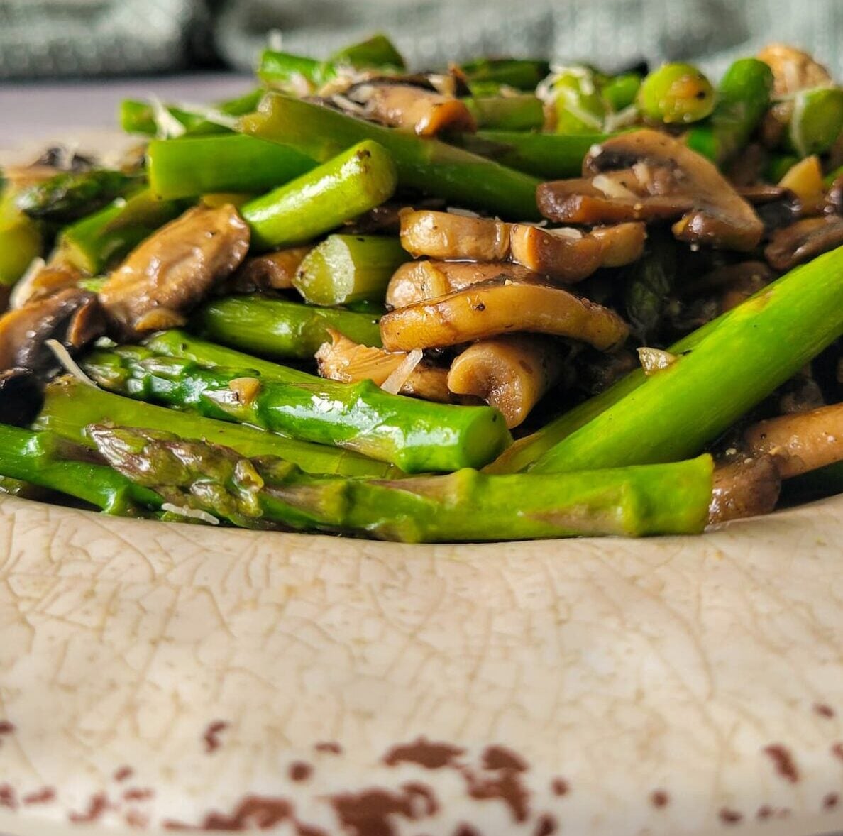 Sauteed Asparagus With Mushrooms