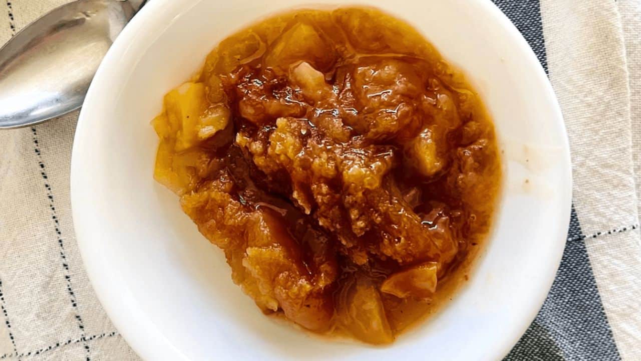 Slow Cooker Apple Cobbler